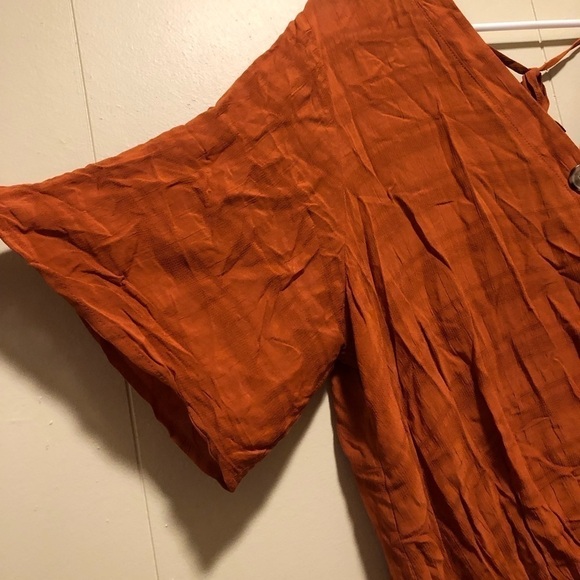3/$25 🙌🏼 Maurices Button Tie Back V-Neck Orange Top 1X - Picture 7 of 10